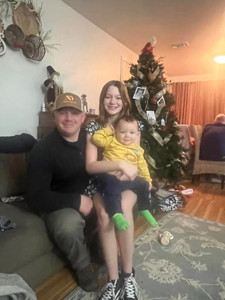 staff sergeant steven smiley with daughter and son